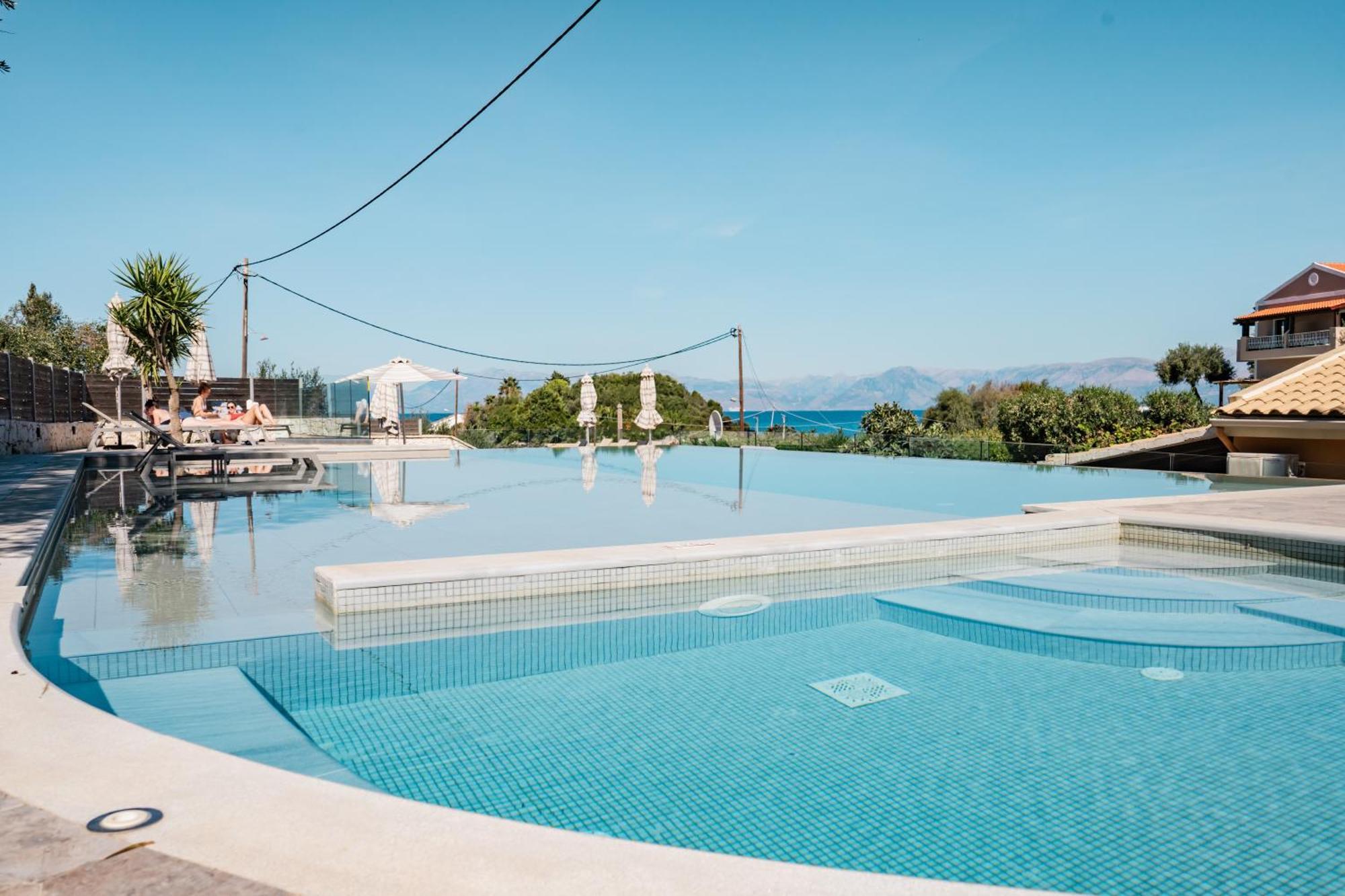 Pyramid City Apartments Agios Spyridon  エクステリア 写真