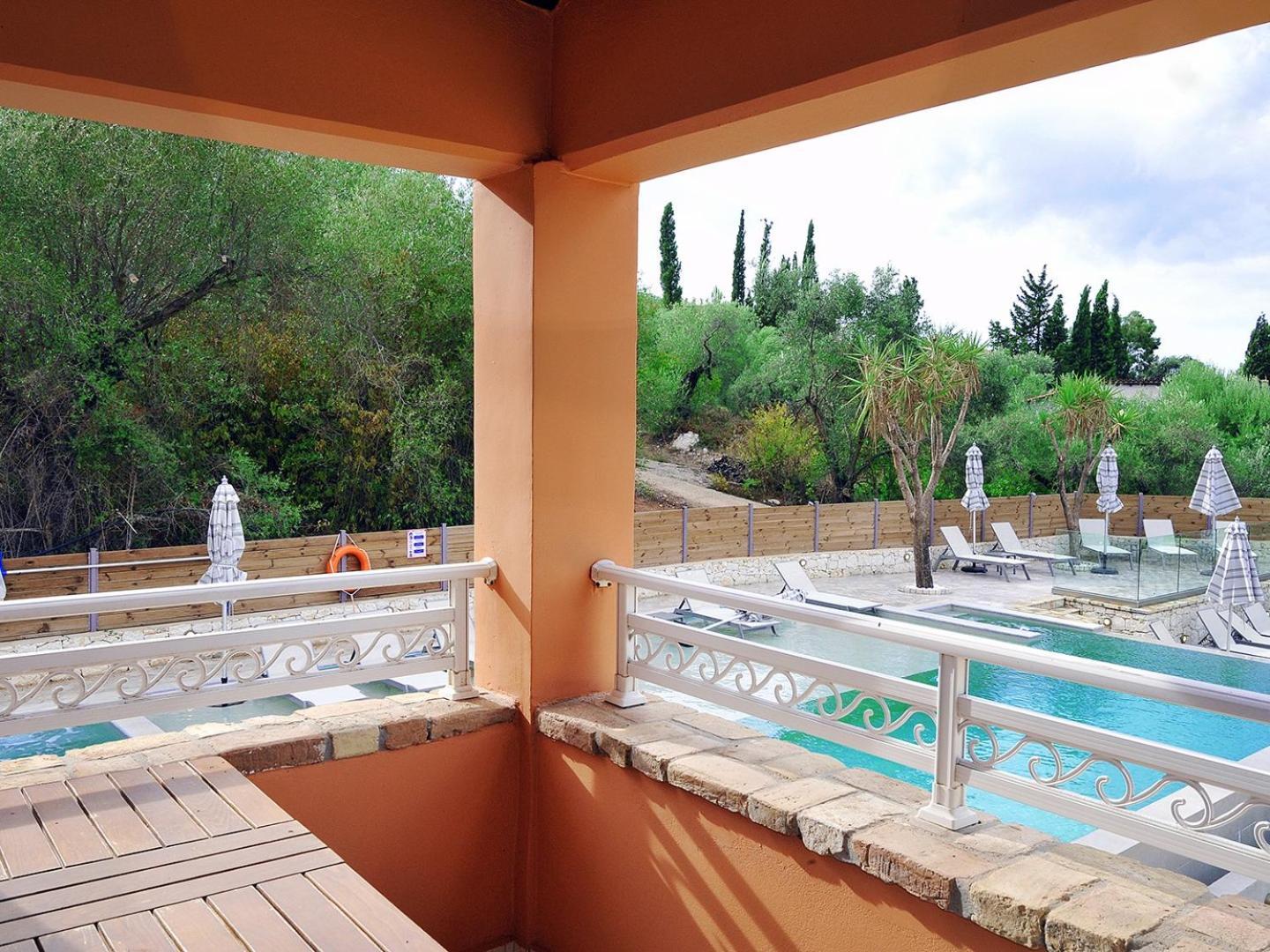Pyramid City Apartments Agios Spyridon  エクステリア 写真
